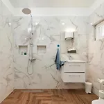 New 4* Zoa In Daire Trogir