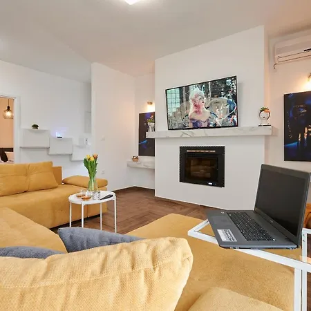 New 4* Zoa In * Trogir