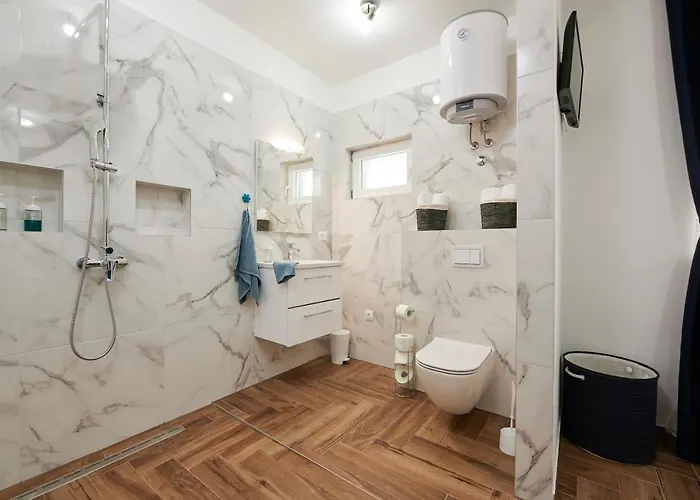 New 4* Zoa In Trogir